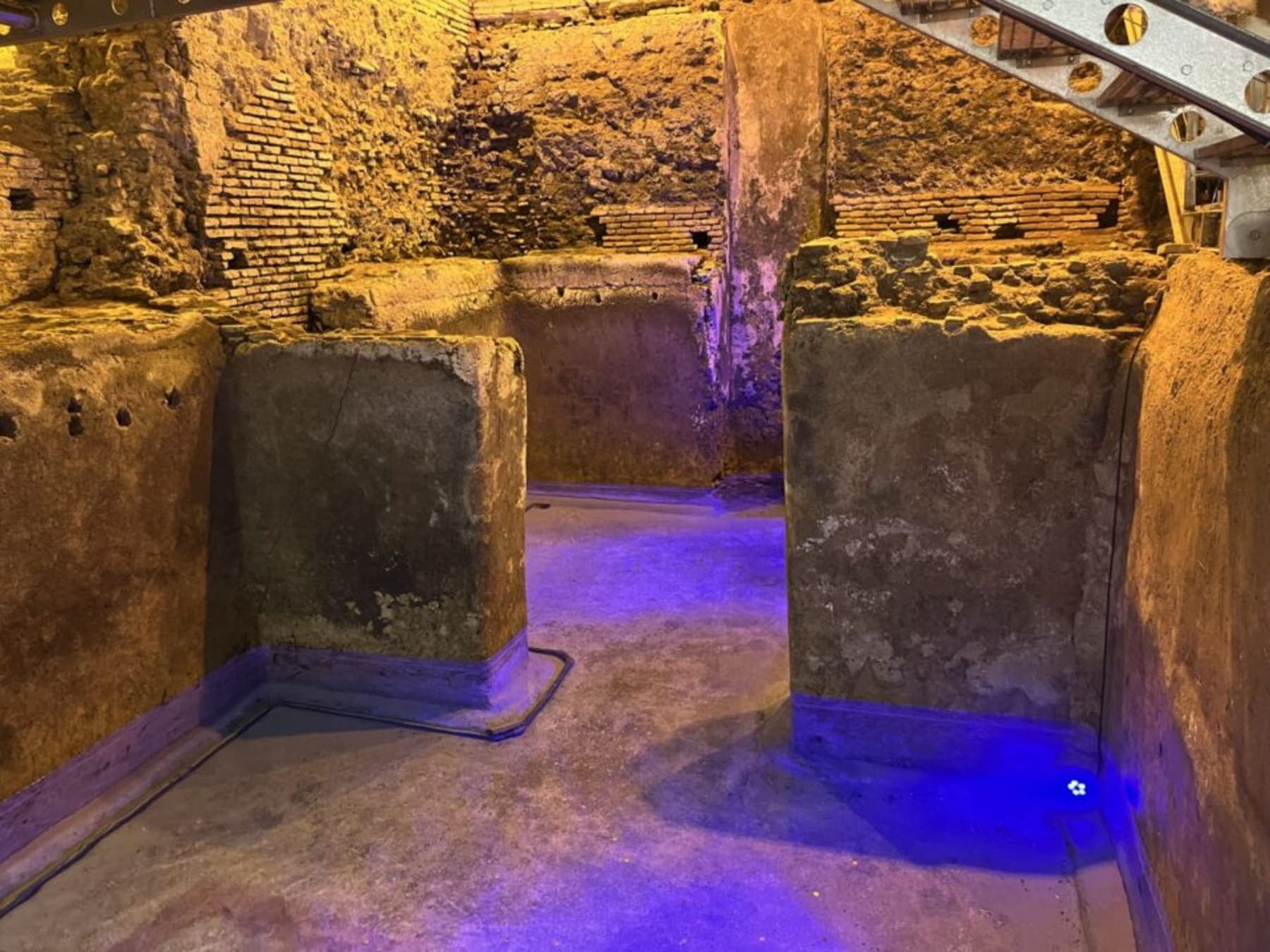 Segreti sotto Fontana di Trevi: Vicus Caprarius e tour a piedi della Roma storica a Roma